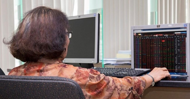 Chứng khoán đối diện lực bán gia tăng mạnh trước khi nghỉ lễ