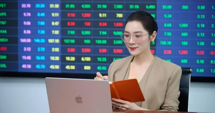 VN-Index hướng tới kháng cự 1865-1880 điểm