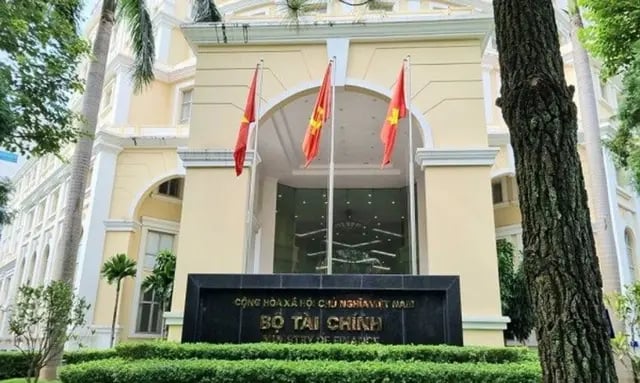 Việt Nam tính phát hành trái phiếu bằng USD