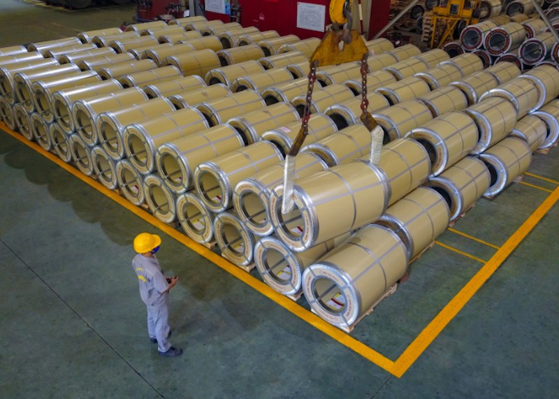 Lợi nhuận Hoa Sen giảm sâu, gia tăng vay nợ