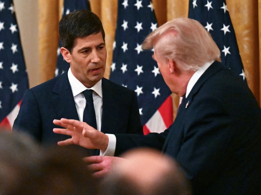 Ông Trump bất ngờ “quay xe” đẩy Chủ tịch Fed vào thế khó