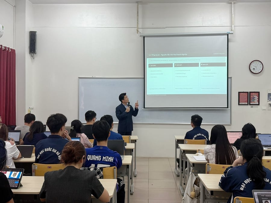 Chủ tịch Đỗ Quang Vinh bất ngờ làm "thầy giáo"