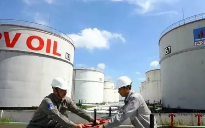 Tiền nhập xăng dầu tăng tới 200% trong nửa đầu tháng 4