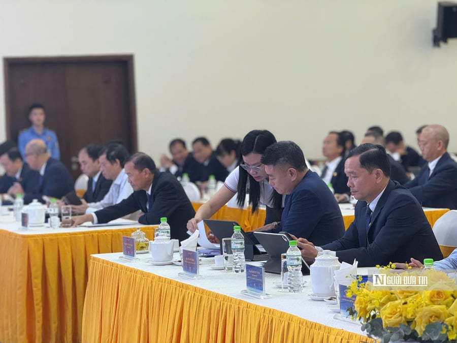 Ông Dương Công Minh và Nguyễn Đức Thụy cùng xuất hiện tại ĐHĐCĐ Sacombank