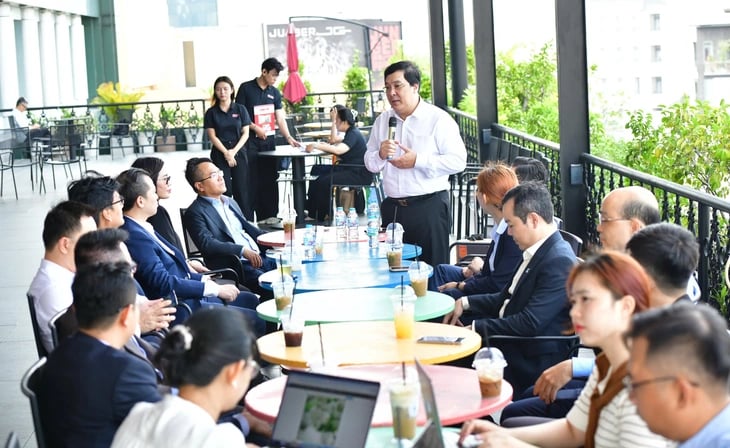 'Cà phê chứng khoán' cùng Tuổi Trẻ: Chuyên gia nói nhiều cổ phiếu đang hấp dẫn hơn, nhưng nhà đầu tư cần nhìn xa