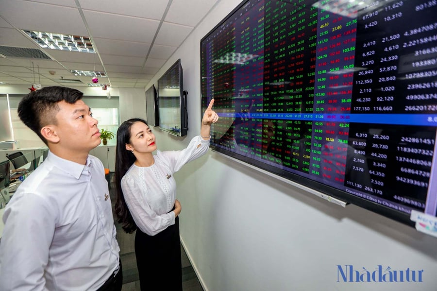 Siết tư vấn chứng khoán chui: Thách thức mang tên KOL tài chính