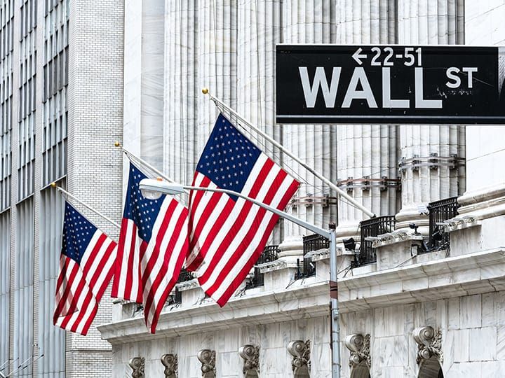 Chứng khoán Mỹ lao dốc sau khi Fed tăng lãi suất, Dow Jones mất hơn 630 điểm
