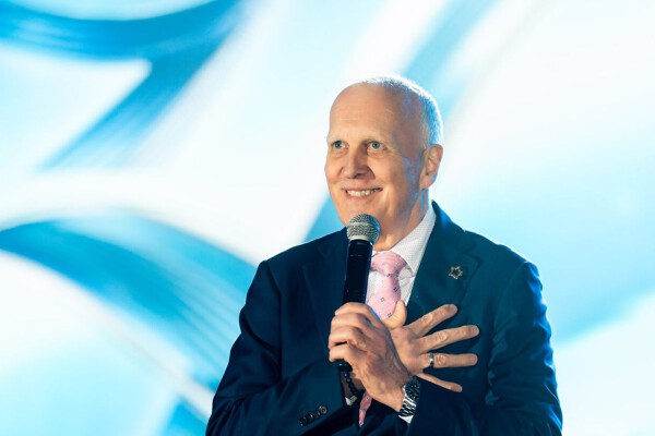 Chủ tịch PVI: Dưới góc độ đánh giá độc lập, tôi không khuyến nghị việc HDI mua thêm cổ phiếu PVI ở mức giá 293.000 đồng