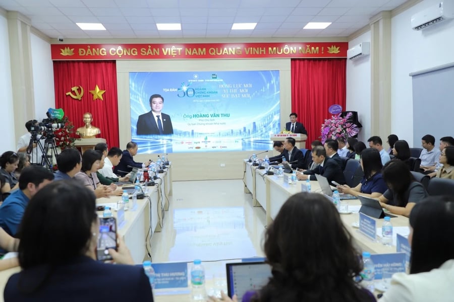 Nhà đầu tư Việt mới dành khoảng 12% tài sản cho chứng khoán