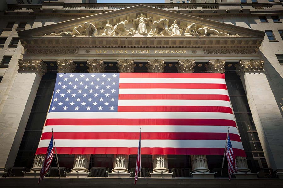 Tin đầu ngày: Nasdaq 100 giảm 3%, kim loại quý và Bitcoin lao dốc khi đồng USD tăng mạnh