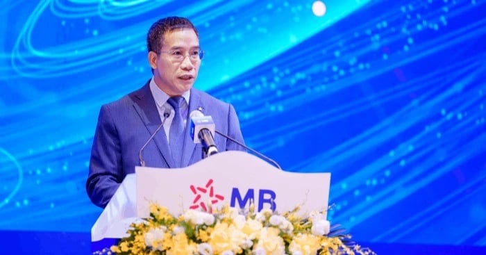 Cổ đông về việc chia cổ tức tiền mặt ít, Chủ tịch MB Lưu Trung Thái nói gì?