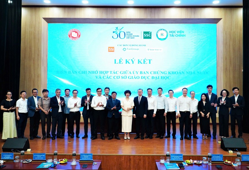 Pinetree đồng hành cùng SSC thúc đẩy giáo dục tài chính cho thế hệ trẻ