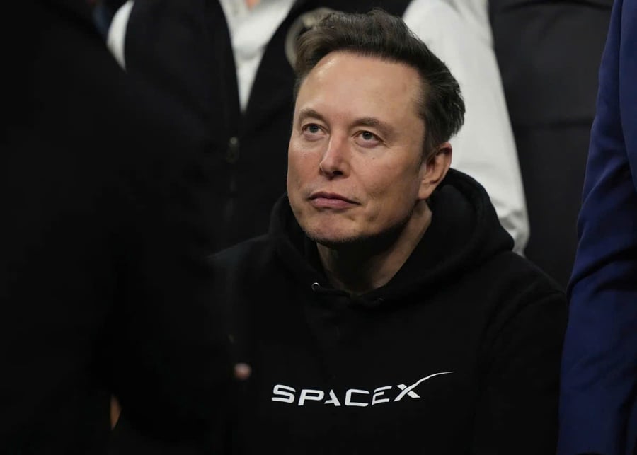 SpaceX gọi vốn lịch sử, tỉ phú Elon Musk chạm mốc tài sản chưa từng có