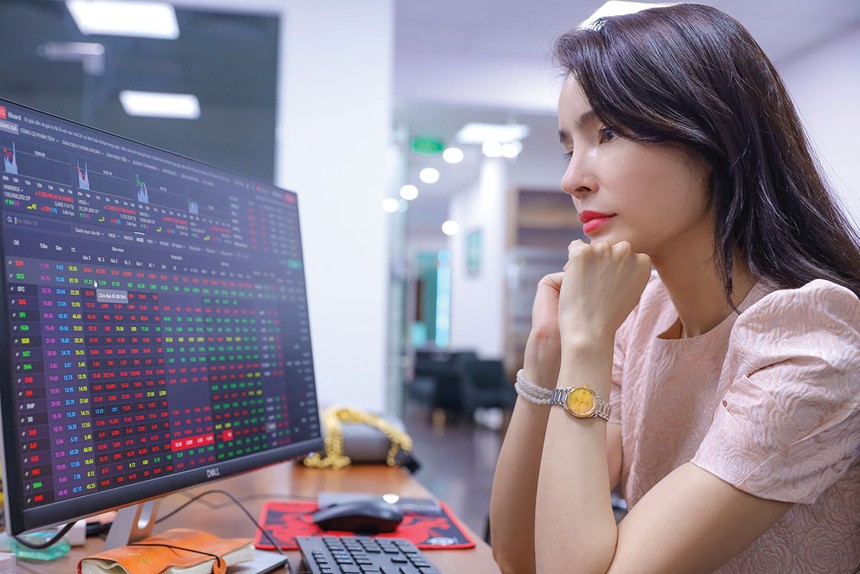 Cổ phiếu cần quan tâm ngày 17/7: Tìm cơ hội ở doanh nghiệp có động lực tăng trưởng mới