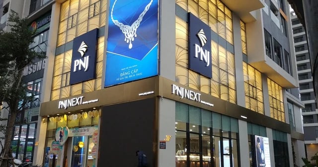 Biến căng: Chỉ trong 3 tuần, cổ phiếu PNJ 2 lần lập kỷ lục thanh khoản, 'trao tay' gần 20% cổ phần