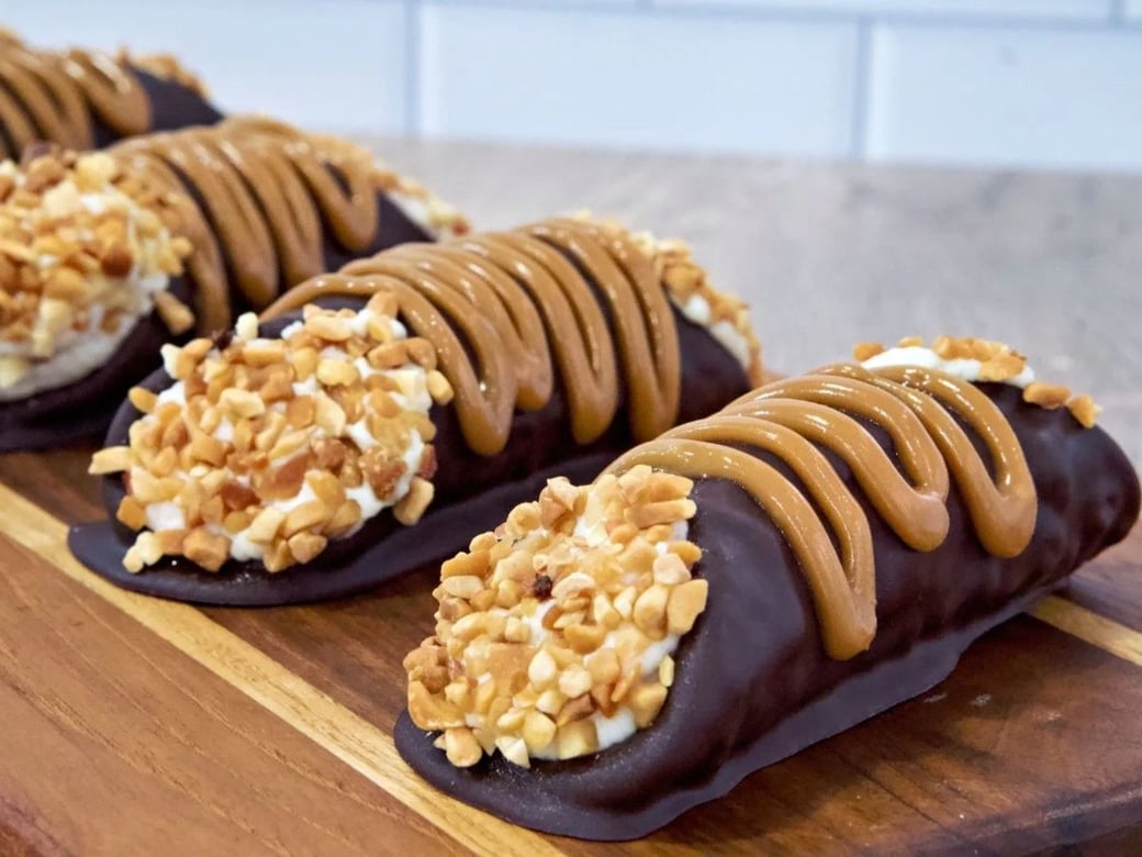 Snickers Cannoli
