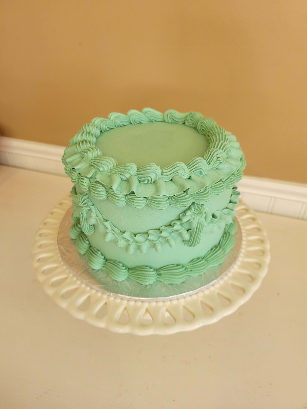Vintage Piping Cake