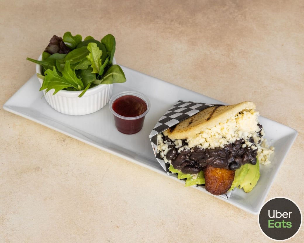 Pabellon Veggie Arepa Combo