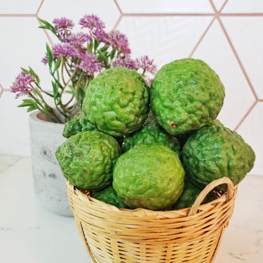 Makrut limes (1 lb) , shop product