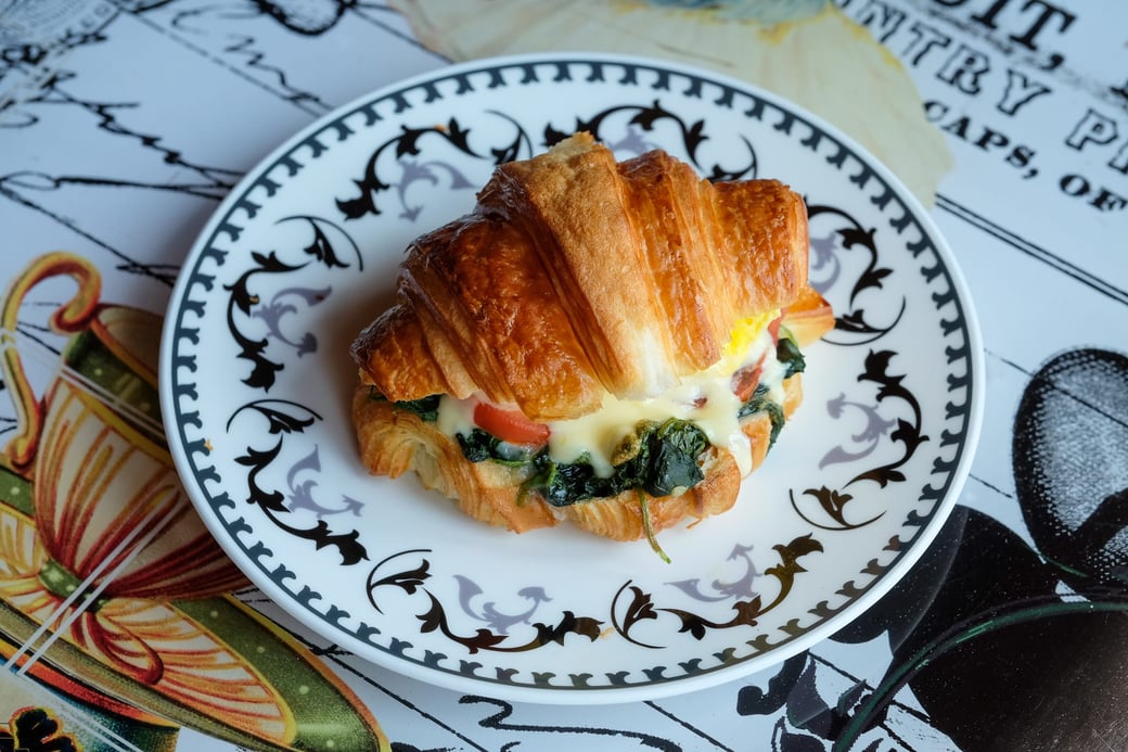 VEGETARIAN BREAKFAST SANDWICH