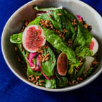 the perfect blend of sweet and savoury 🥗 heirloom lettuce // clementine vinaigrette + fig + fennel + kohlrabi + spiced sunflower seed