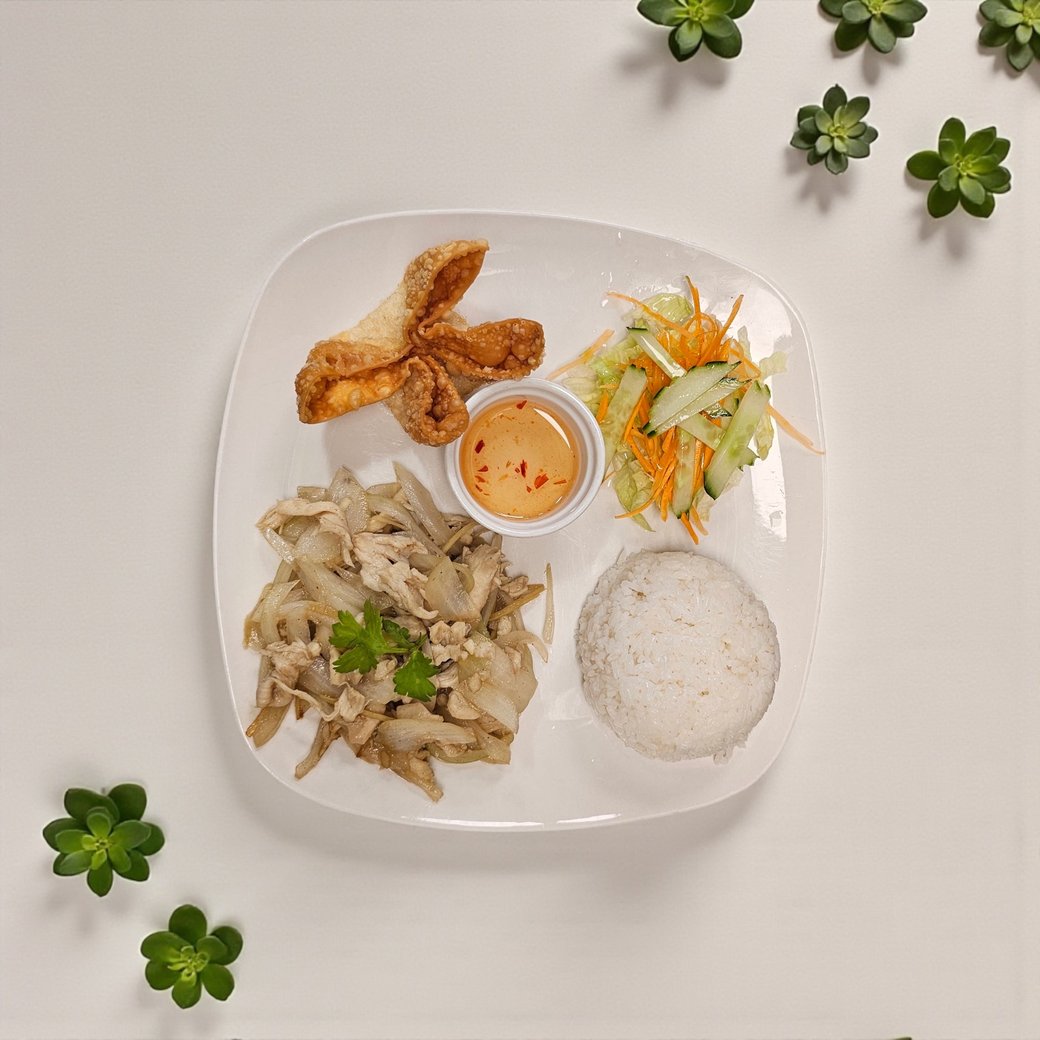(6) Chicken with Lemongrass, Onion, Fresh Ginger and Cucumber Salad