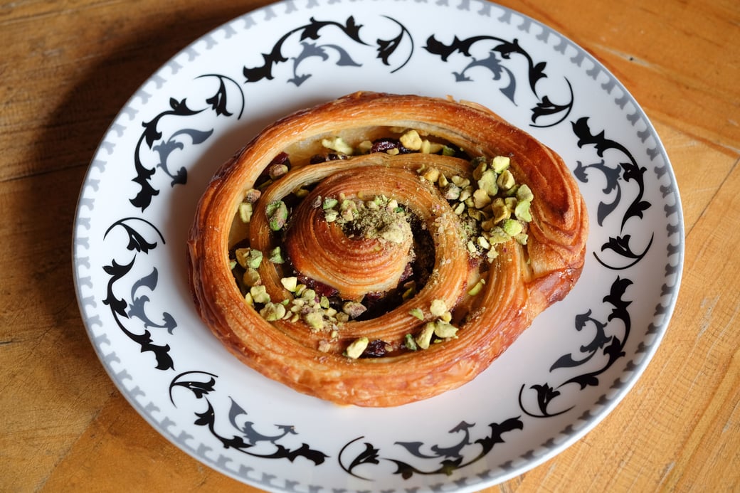 PAIN AU PISTACHIO CRANBERRY