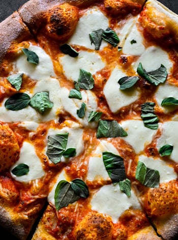 Not every night needs a reason. BellaBrava Midtown, the table is there when you want it.

📸 : Margherita Pizza 

#bellabrava #tampamidtown #italianfood #tamparestaurants #tampabay