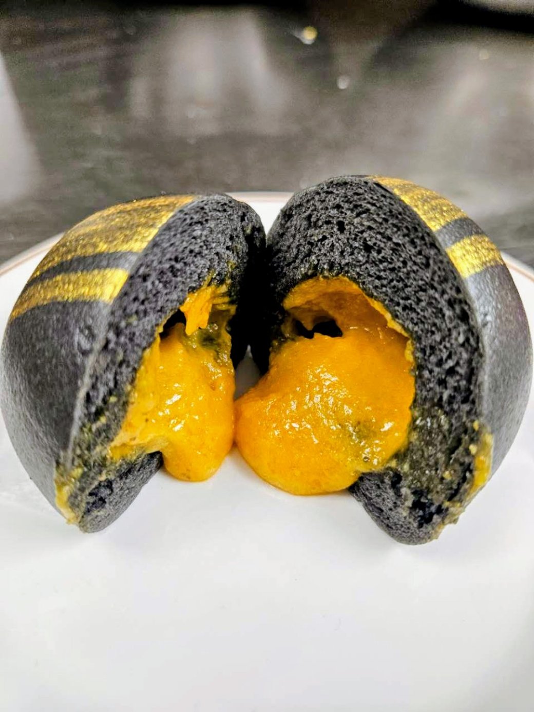 Sweet & Salty Lava Bun 黑金流沙包 