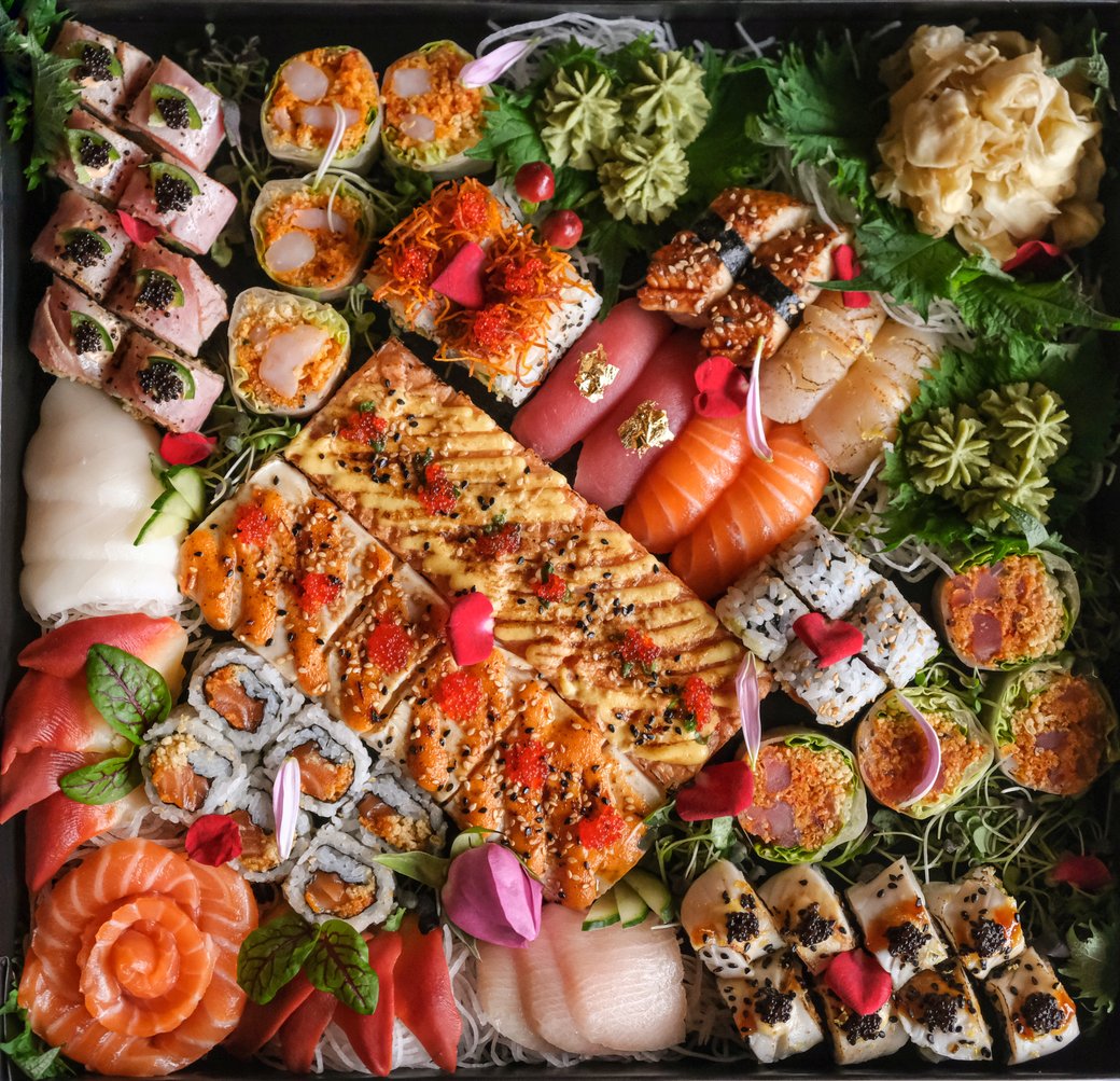 Deluxe Sushi Box 75pc