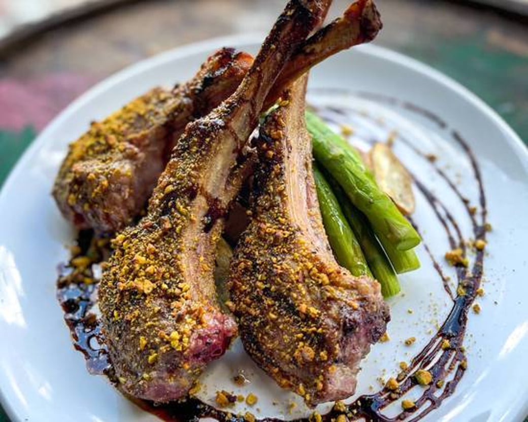 <p><strong>GRILLED LAMB CHOPS</strong></p>