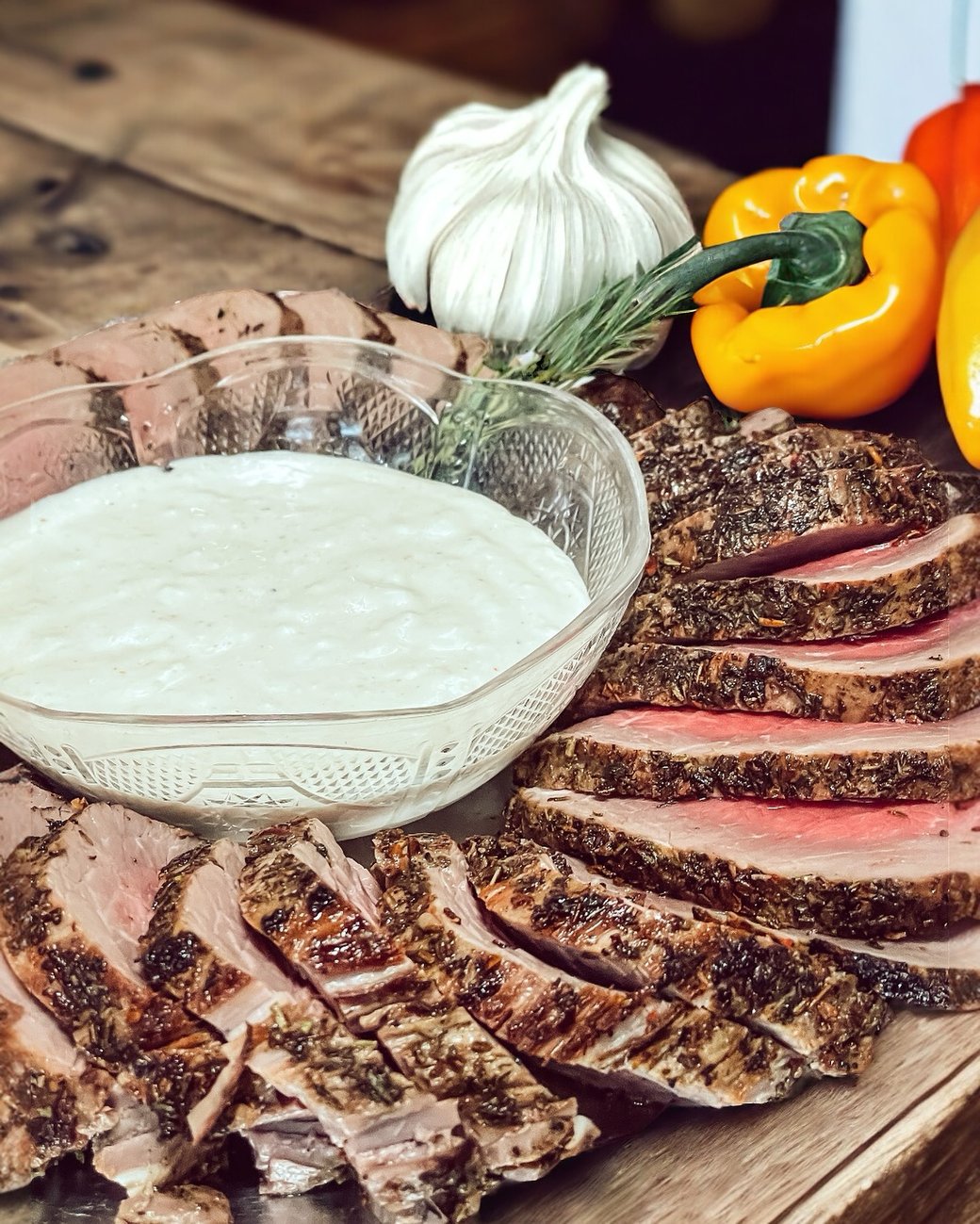 Beef Tenderloin Platter With Horseradish Sauce (3 lbs.)