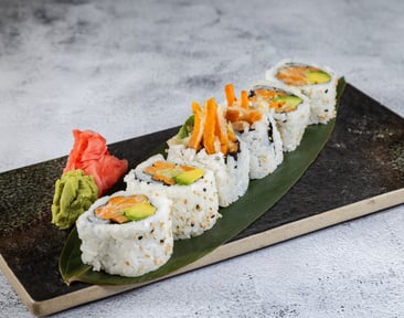 Steamed Yam & Avocado Maki (6)