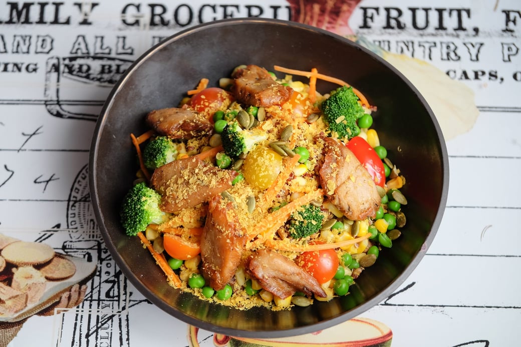 VEGAN POWER PROTEIN SALAD