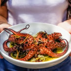 1 or 2: which are you reaching for first? 🤔

Seasonal dishes featured: our WOOD FIRED OCTOPUS and ZUCCHINI FLOWERS 😋