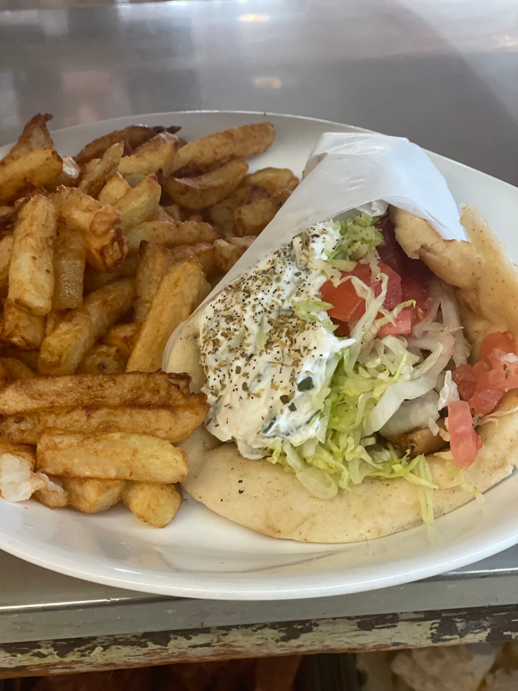 2 Pitas Au Poulet / Chicken, 1 Frites, & 1 Breuvage