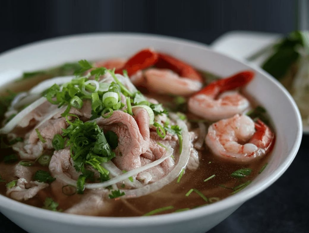 C11.  Medium Rare Beef + Brisket + Prawns 