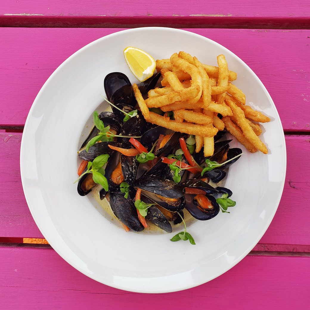 Green Curry Mussels (1 lb)