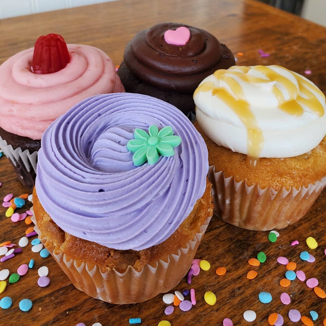 1/2 dozen regular size cupcakes