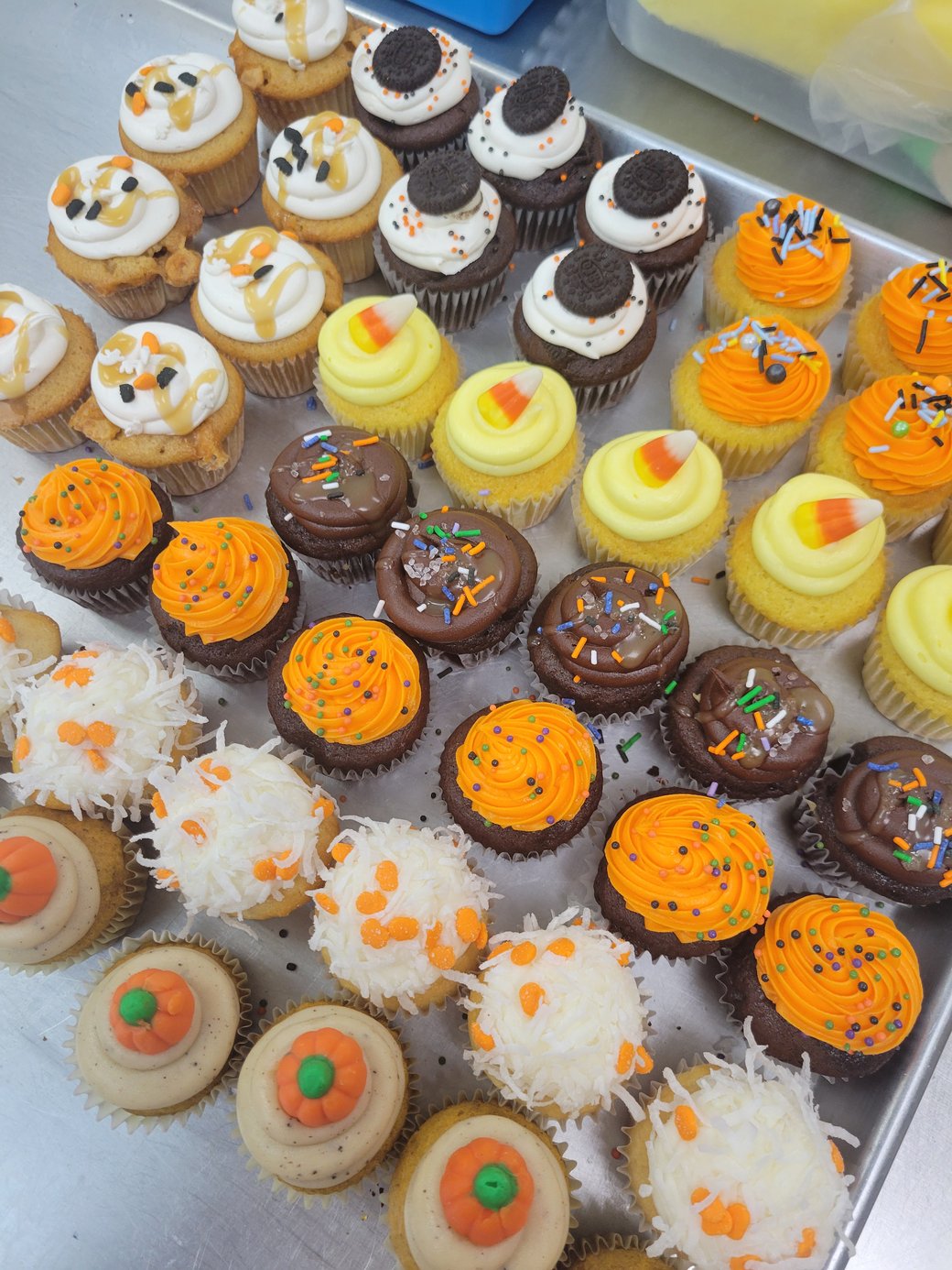 Spooky sprinkle mini cupcakes