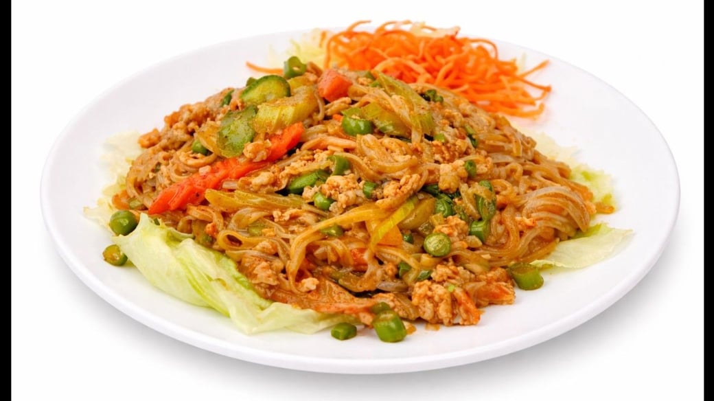 Chai Thai Noodles (Noodles with Ground Chicken Green Bean)