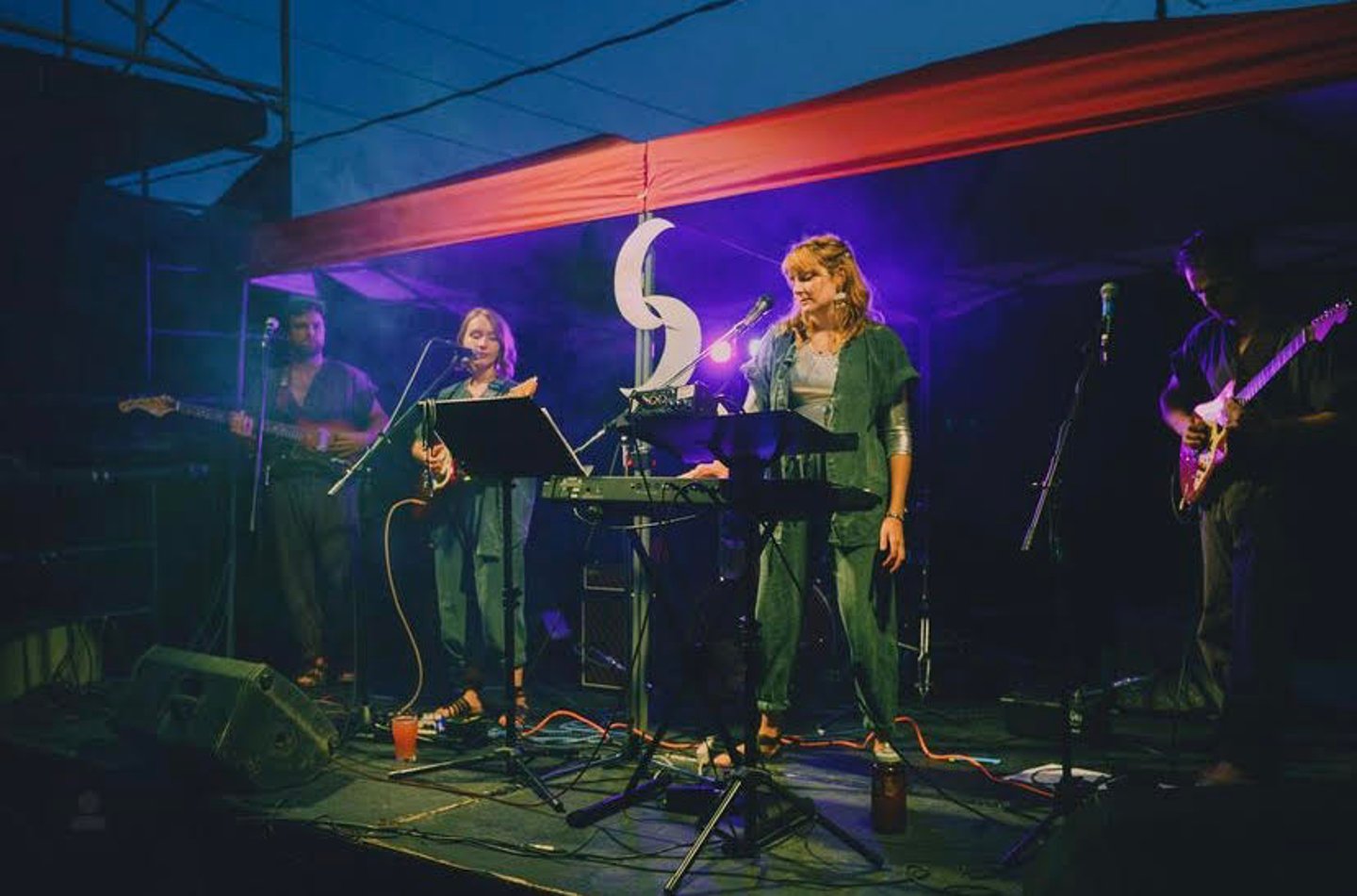 Live Music & Daily Specials