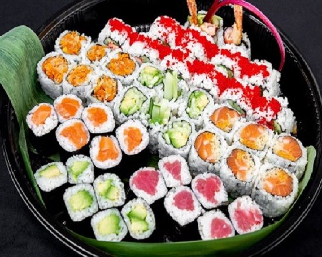 P2 - Classic Makimono Party Tray (50pcs)