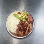 One of Jamaica's most popular dishes is the Stew Pea, which is a hearty and flavorful combination of pigtail, beef, and chicken foot are slow-cooked with flavorful herbs and spices, resulting in a rich and satisfying stew that is perfect for any occasion. #pigtails #whiterice🍚 #mmmmmmm #caribbean #stewpeas #weekendspecial❤️