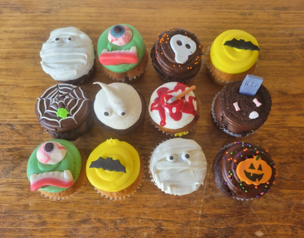 Haunted Halloween cupcakes