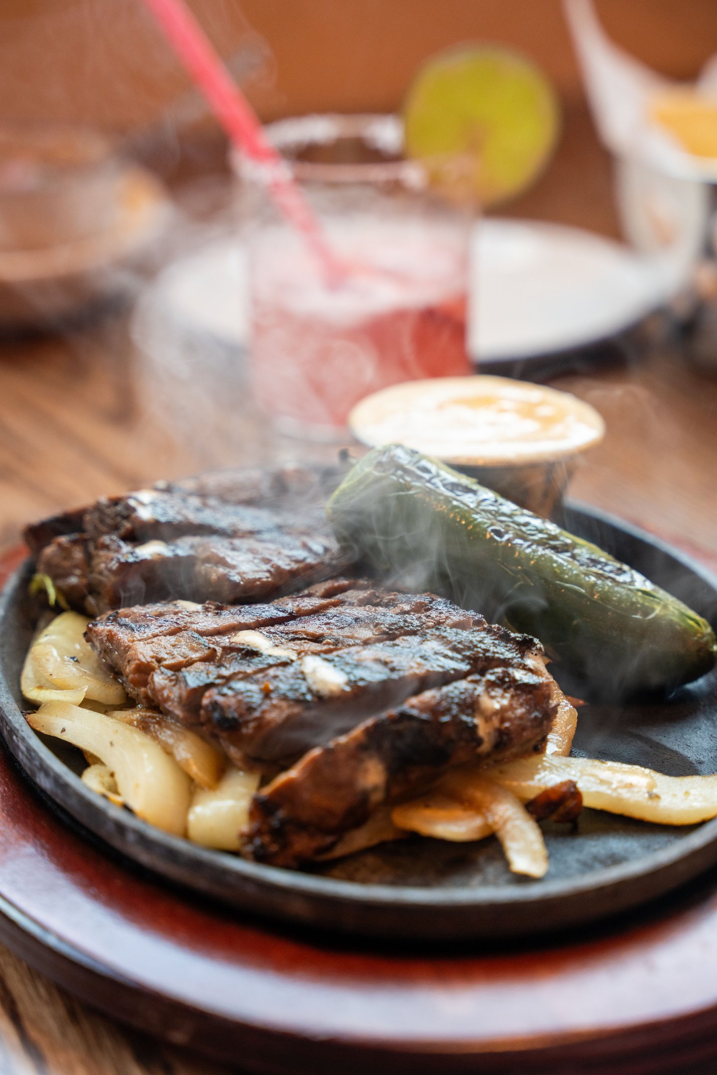 Big Plates. Bold Flavors.