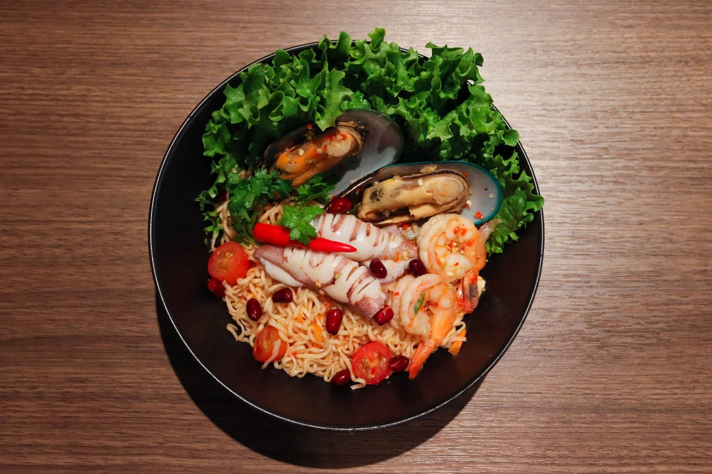Yum Mama Seafood (Instant Noodle Salad with Seafood)