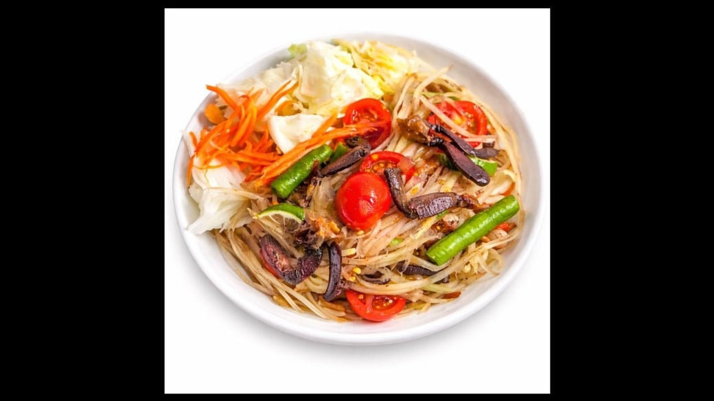 Som Tum Poo (Papaya Salad with Salted Crabs)