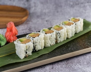 Sweet Tofu & Avocado Maki (6)