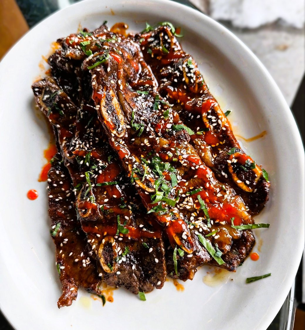 <p><strong>MIAMI BEEF RIBS</strong></p>